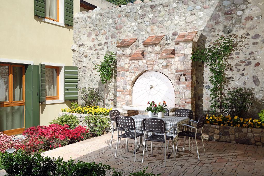 Residence Borgo Mondragon Lazise Exterior foto