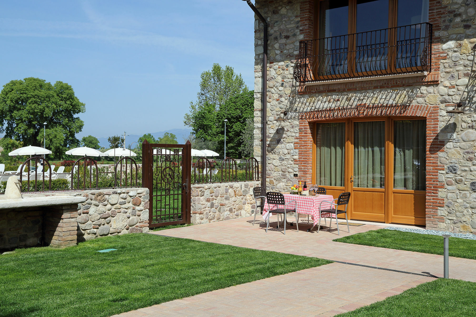 Residence Borgo Mondragon Lazise Exterior foto
